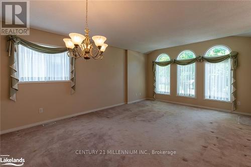 121 Fernbrook Drive, Wasaga Beach, ON - Indoor Photo Showing Other Room