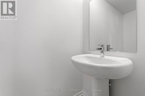 Th300 - 250 Interchange Way, Vaughan, ON - Indoor Photo Showing Bathroom