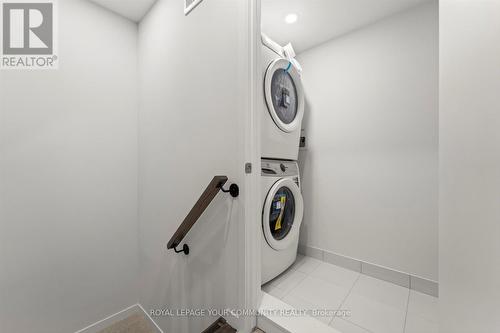 Th300 - 250 Interchange Way, Vaughan, ON - Indoor Photo Showing Laundry Room