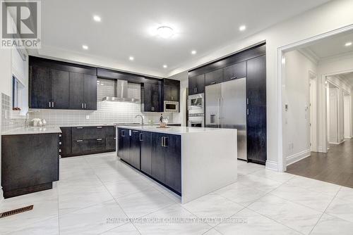 119 Lady Jessica Drive, Vaughan, ON - Indoor Photo Showing Kitchen With Upgraded Kitchen