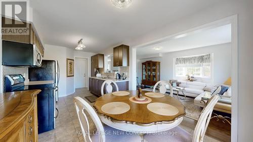 2174 Taggart Court, Innisfil (Alcona), ON - Indoor Photo Showing Dining Room