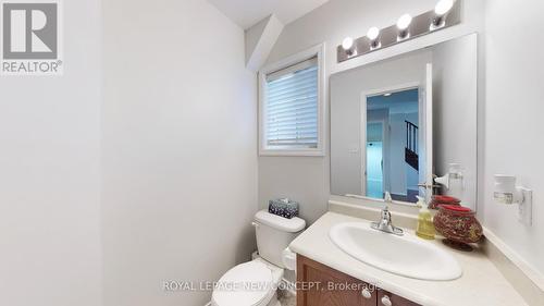 2174 Taggart Court, Innisfil (Alcona), ON - Indoor Photo Showing Bathroom