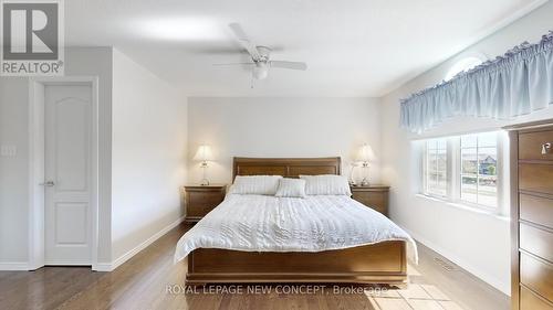 2174 Taggart Court, Innisfil (Alcona), ON - Indoor Photo Showing Bedroom