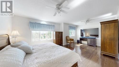 2174 Taggart Court, Innisfil (Alcona), ON - Indoor Photo Showing Bedroom