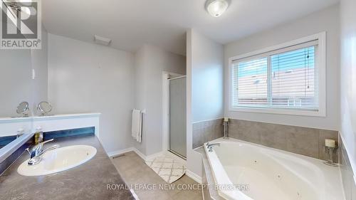 2174 Taggart Court, Innisfil (Alcona), ON - Indoor Photo Showing Bathroom