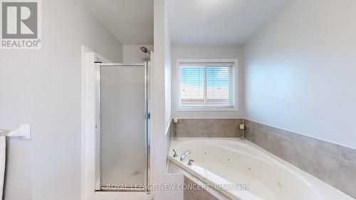 2174 Taggart Court, Innisfil (Alcona), ON - Indoor Photo Showing Bathroom