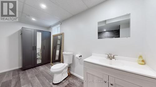 2174 Taggart Court, Innisfil (Alcona), ON - Indoor Photo Showing Bathroom