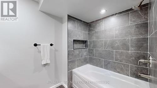 2174 Taggart Court, Innisfil (Alcona), ON - Indoor Photo Showing Bathroom