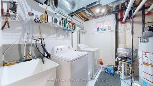 2174 Taggart Court, Innisfil (Alcona), ON - Indoor Photo Showing Laundry Room