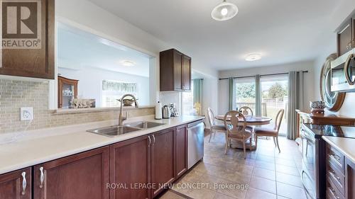 2174 Taggart Court, Innisfil (Alcona), ON - Indoor Photo Showing Kitchen With Double Sink