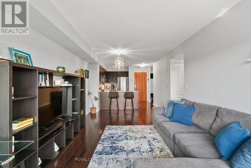 514 - 1403 Royal York Road, Toronto (Humber Heights), ON - Indoor Photo Showing Living Room