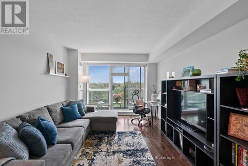 514 - 1403 Royal York Road, Toronto (Humber Heights), ON - Indoor Photo Showing Living Room