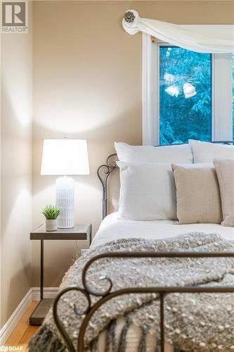 33 Yuill Crescent, Prince Edward County, ON - Indoor Photo Showing Bedroom