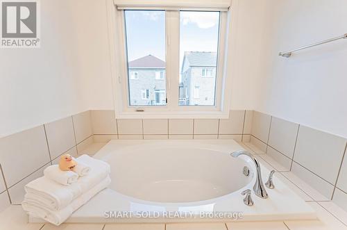 91 Old Field Crescent, Newmarket (Woodland Hill), ON - Indoor Photo Showing Bathroom