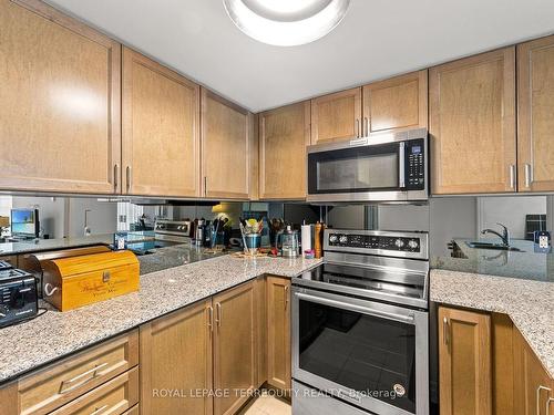 1410-8 Scollard St, Toronto, ON - Indoor Photo Showing Kitchen