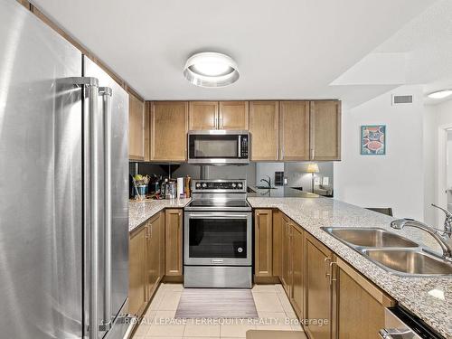 1410-8 Scollard St, Toronto, ON - Indoor Photo Showing Kitchen With Stainless Steel Kitchen With Double Sink