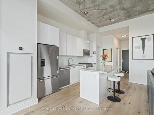 Lph07-608 Richmond St W, Toronto, ON - Indoor Photo Showing Kitchen