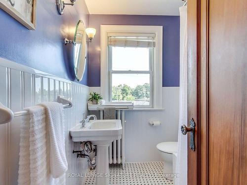 154 Mcrae Dr, Toronto, ON - Indoor Photo Showing Bathroom