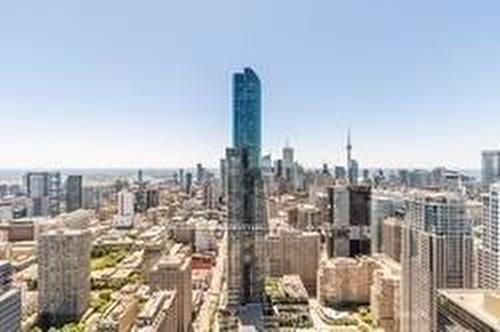 517-7 Grenville St, Toronto, ON - Outdoor With View