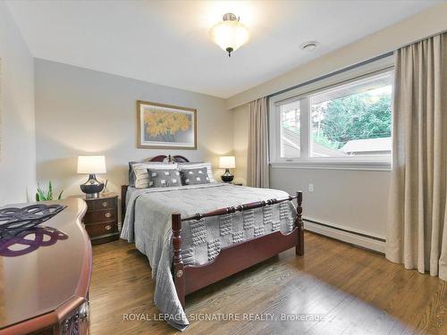 26 Anewen Dr, Toronto, ON - Indoor Photo Showing Bedroom