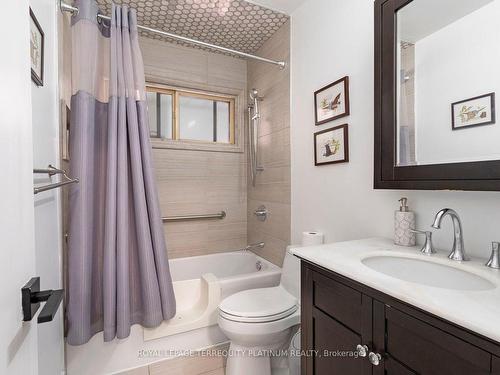 11 Jacinta Dr, Toronto, ON - Indoor Photo Showing Bathroom