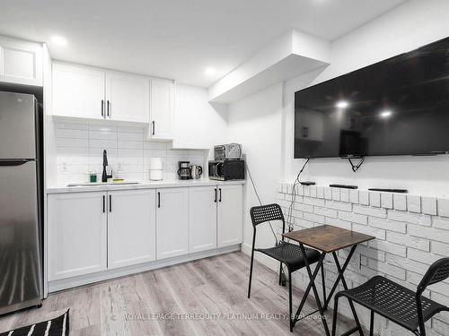 11 Jacinta Dr, Toronto, ON - Indoor Photo Showing Kitchen