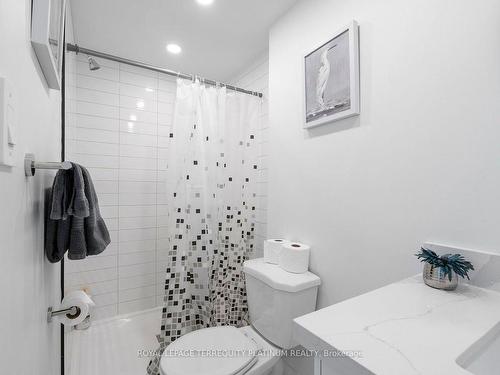 11 Jacinta Dr, Toronto, ON - Indoor Photo Showing Bathroom