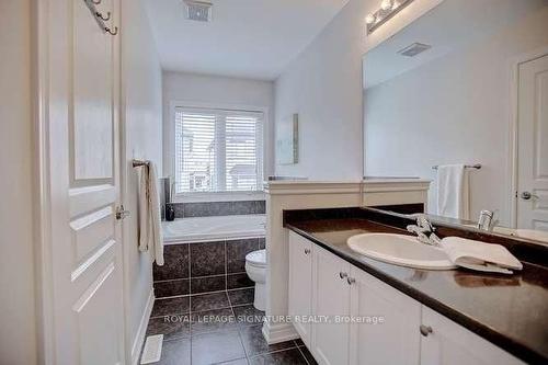 7 Chesterwood Cres, Brampton, ON - Indoor Photo Showing Bathroom