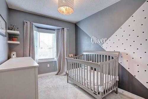 7 Chesterwood Cres, Brampton, ON - Indoor Photo Showing Bedroom