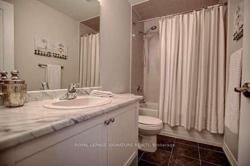 7 Chesterwood Cres, Brampton, ON - Indoor Photo Showing Bathroom