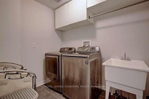 7 Chesterwood Cres, Brampton, ON - Indoor Photo Showing Laundry Room