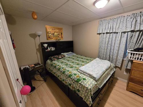 233 Blair Place, Clearwater, BC - Indoor Photo Showing Bedroom