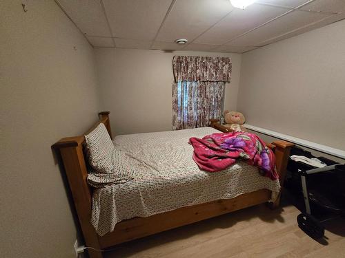 233 Blair Place, Clearwater, BC - Indoor Photo Showing Bedroom