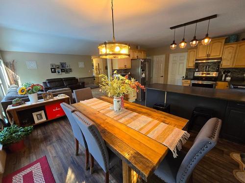 233 Blair Place, Clearwater, BC - Indoor Photo Showing Dining Room