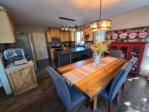 233 Blair Place, Clearwater, BC - Indoor Photo Showing Dining Room