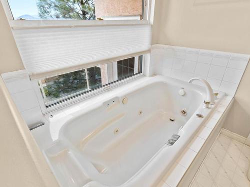 30-2080 Pacific Way, Kamloops, BC - Indoor Photo Showing Bathroom