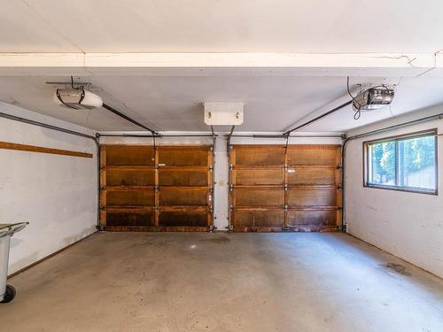 606 Porterfield Road, Kamloops, BC - Indoor Photo Showing Garage