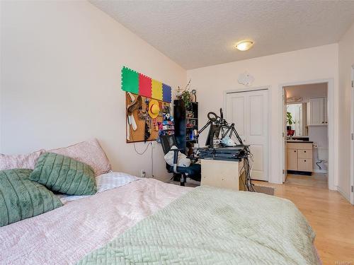 404-2747 Jacklin Rd, Langford, BC - Indoor Photo Showing Bedroom