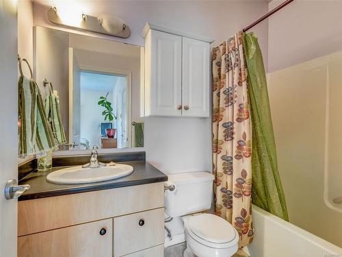 404-2747 Jacklin Rd, Langford, BC - Indoor Photo Showing Bathroom