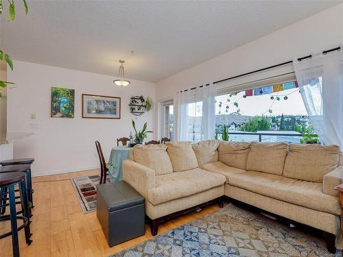 404-2747 Jacklin Rd, Langford, BC - Indoor Photo Showing Living Room