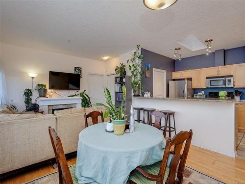 404-2747 Jacklin Rd, Langford, BC - Indoor Photo Showing Dining Room