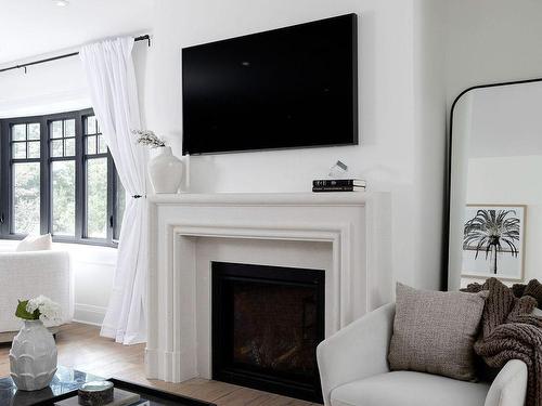 892 Tennyson Ave, Mississauga, ON - Indoor Photo Showing Living Room With Fireplace