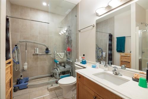 12-1700 Deleenheer Road, Vernon, BC - Indoor Photo Showing Bathroom