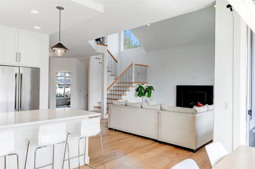 279 Upper Canyon Drive, Kelowna, BC - Indoor Photo Showing Kitchen