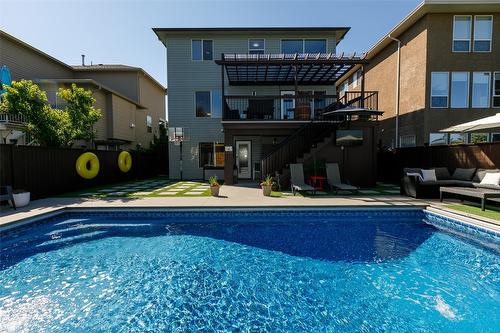 524 South Crest Drive, Kelowna, BC - Outdoor With In Ground Pool