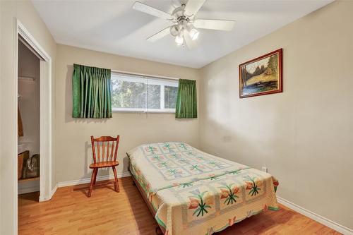 270 Mccurdy Road, Kelowna, BC - Indoor Photo Showing Bedroom