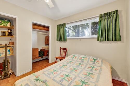 270 Mccurdy Road, Kelowna, BC - Indoor Photo Showing Bedroom