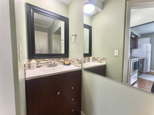 9811 97N Highway, Lake Country, BC - Indoor Photo Showing Bathroom