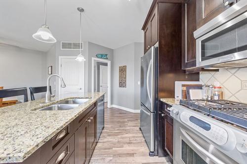 4403-4038 Pritchard Drive, West Kelowna, BC - Indoor Photo Showing Kitchen With Stainless Steel Kitchen With Double Sink With Upgraded Kitchen