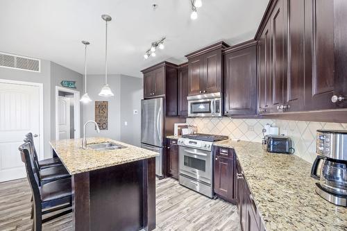 4403-4038 Pritchard Drive, West Kelowna, BC - Indoor Photo Showing Kitchen With Stainless Steel Kitchen With Double Sink With Upgraded Kitchen